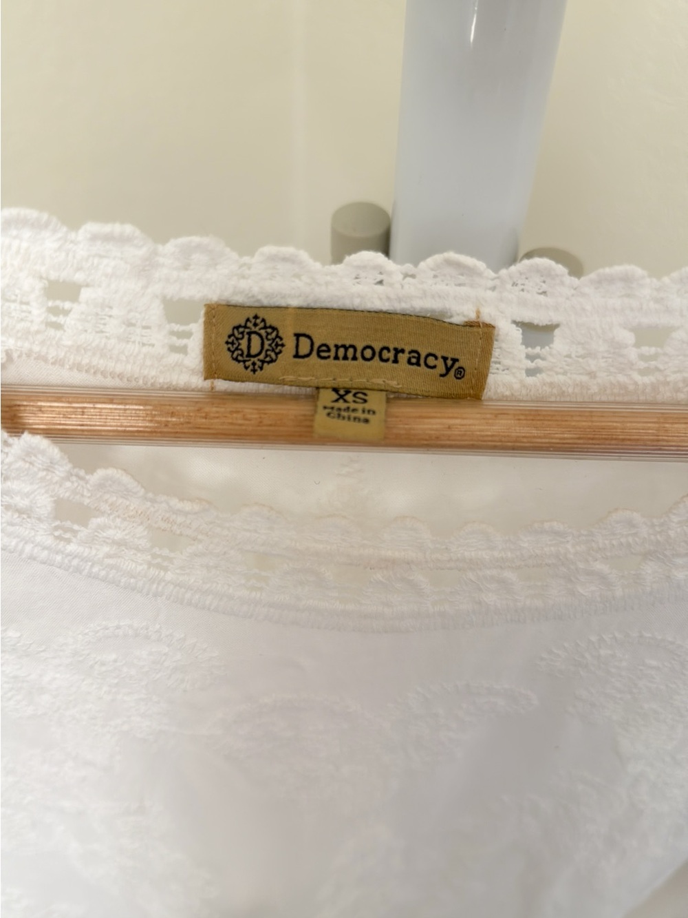Democracy White Lace-Trim Embroidered Peasant Blouse - Picture 6 of 7